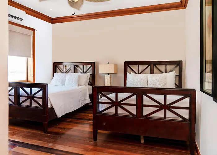 Hotel Oceans 23
