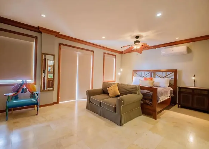 Oceans 23 San Pedro (Ambergris Caye)